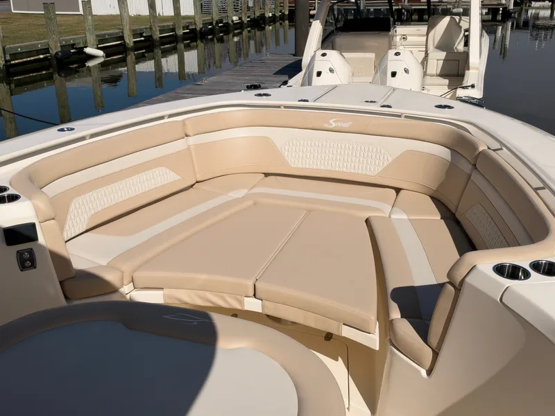 Slide: The Image of Scout 330 LXF 2027 - 41