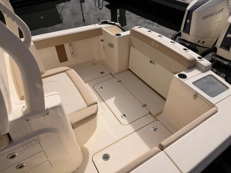Slide: The Image of Scout 330 LXF 2027 - 13