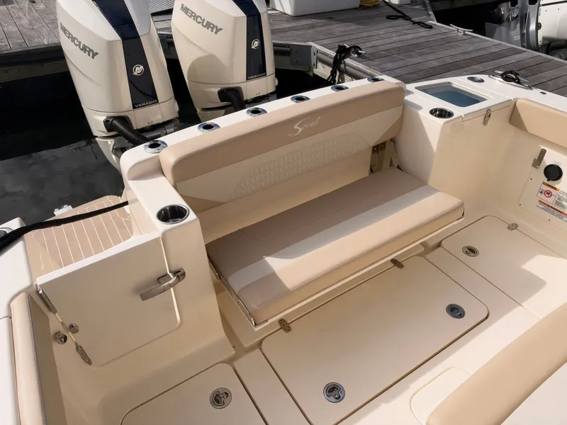 Slide: The Image of Scout 330 LXF 2027 - 14