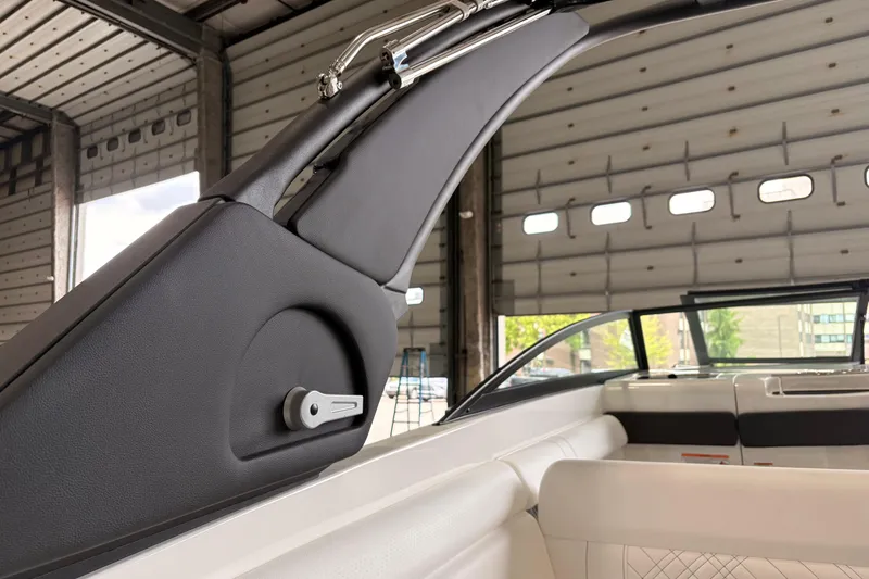 Slide: The Image of 2026 Searay 290 SDX boat interior with sleek design and modern features. - 10