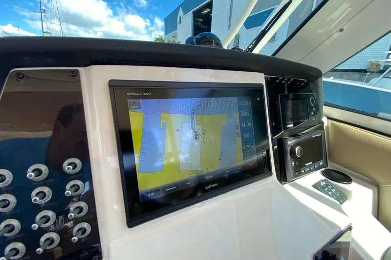Slide: The Image of Garmin Chartplotter with Sonar and 48 mile Radar - 20