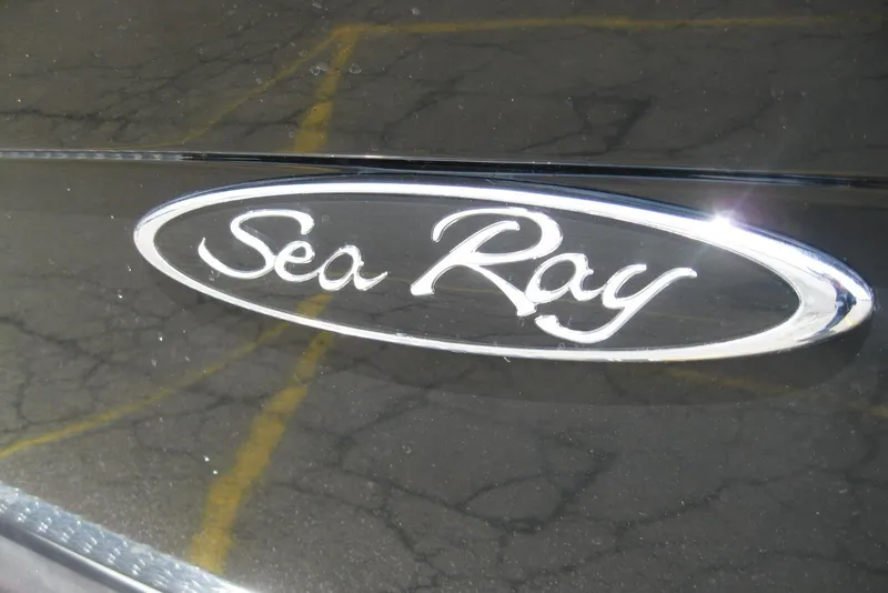 Slide: The Image of Sea Ray logo on 2006 Sea Ray 240 Sundeck boat. - 3