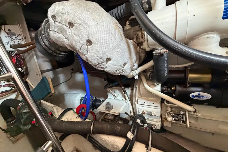Slide: The Image of Engine compartment of a 2001 Maxum 4600 SCB Limited Edition boat. - 44