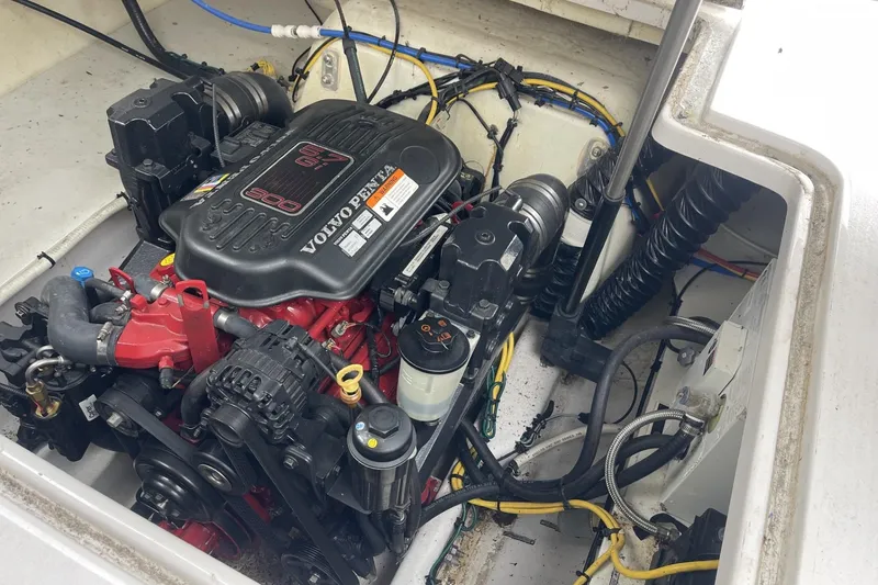 Slide: The Image of Engine compartment of a 2009 Four Winns V258 boat with Volvo Penta engine. - 40