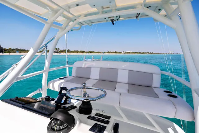 Slide: The Image of Boston Whaler 420 Outrage 2018 - 33