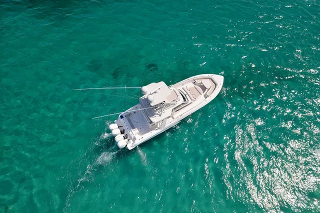 Slide: The Image of Boston Whaler 420 Outrage 2018 - 34