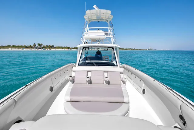 Slide: The Image of Boston Whaler 420 Outrage 2018 - 31