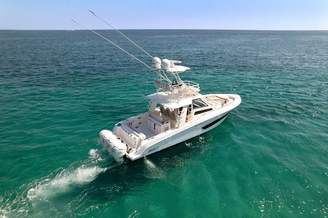 Slide: The Image of Boston Whaler 420 Outrage 2018 - 39