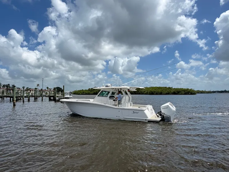 Slide: The Image of Scout 330 LXF 2021 - 1