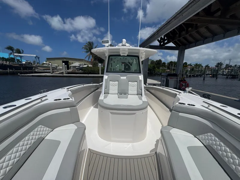 Slide: The Image of Scout 330 LXF 2021 - 19