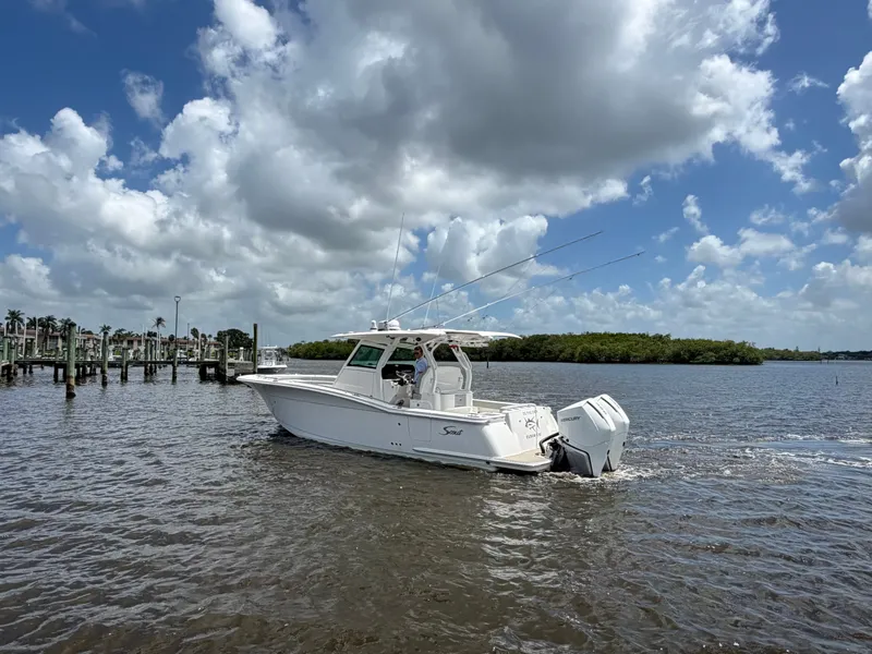 Slide: The Image of Scout 330 LXF 2021 - 2