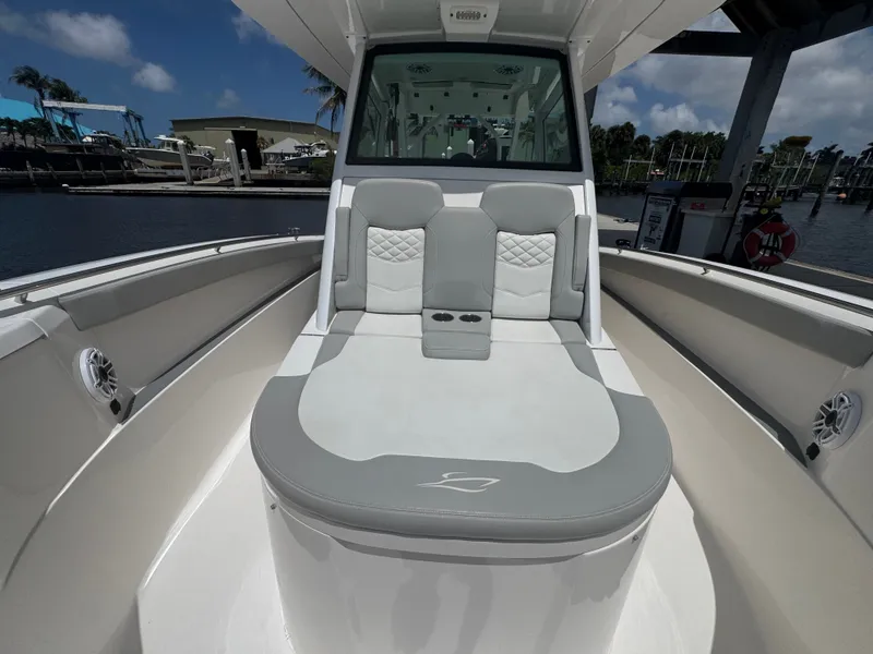 Slide: The Image of Scout 330 LXF 2021 - 23
