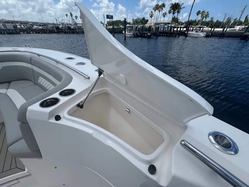 Slide: The Image of Scout 330 LXF 2021 - 26