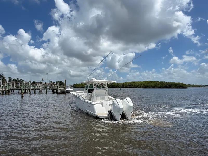 Slide: The Image of Scout 330 LXF 2021 - 3
