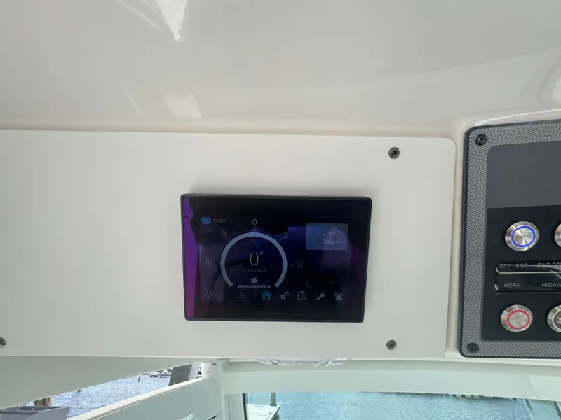 Slide: The Image of Scout 330 LXF 2021 - 33