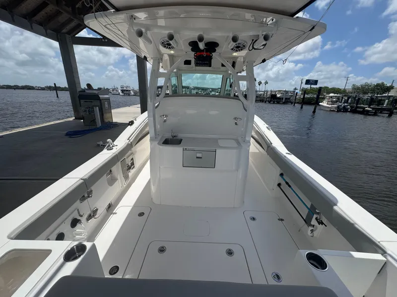 Slide: The Image of Scout 330 LXF 2021 - 36