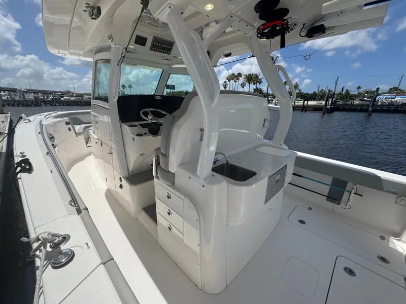 Slide: The Image of Scout 330 LXF 2021 - 37