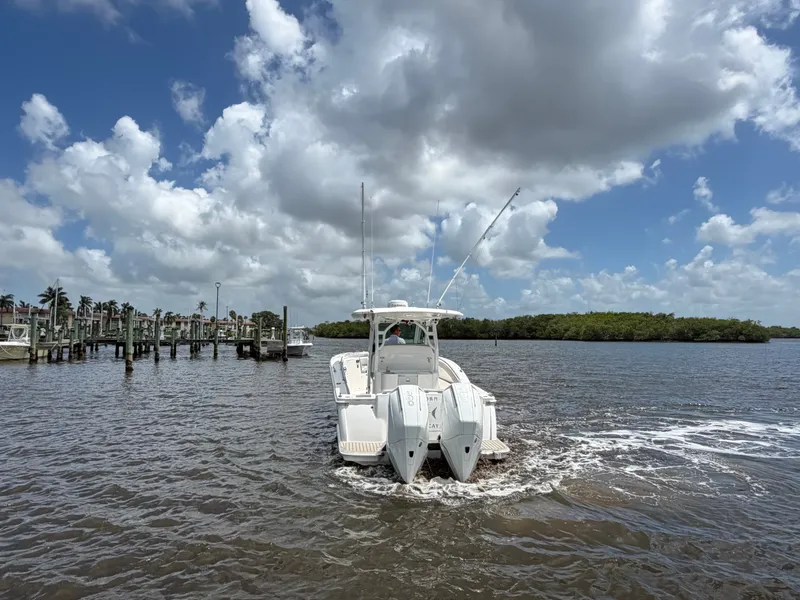 Slide: The Image of Scout 330 LXF 2021 - 4