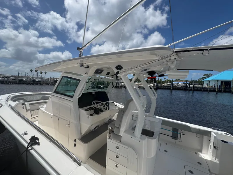 Slide: The Image of Scout 330 LXF 2021 - 40