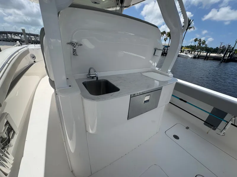 Slide: The Image of Scout 330 LXF 2021 - 44