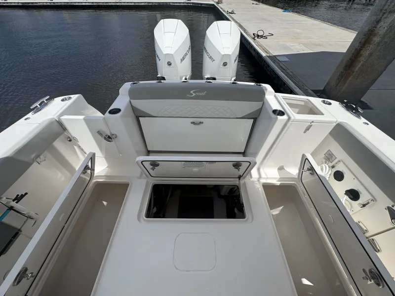 Slide: The Image of Scout 330 LXF 2021 - 45