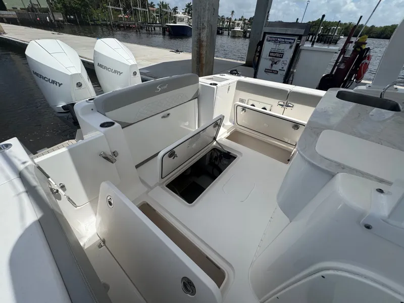 Slide: The Image of Scout 330 LXF 2021 - 46