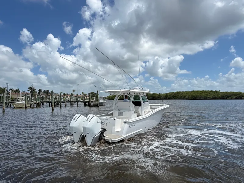 Slide: The Image of Scout 330 LXF 2021 - 6