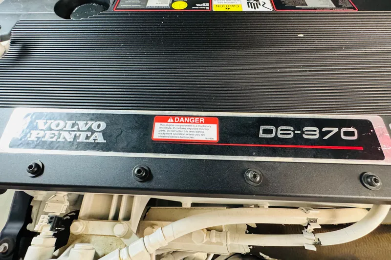 Slide: The Image of Volvo Penta D6-370 engine in a 2006 Carver 46 Voyager yacht. - 98