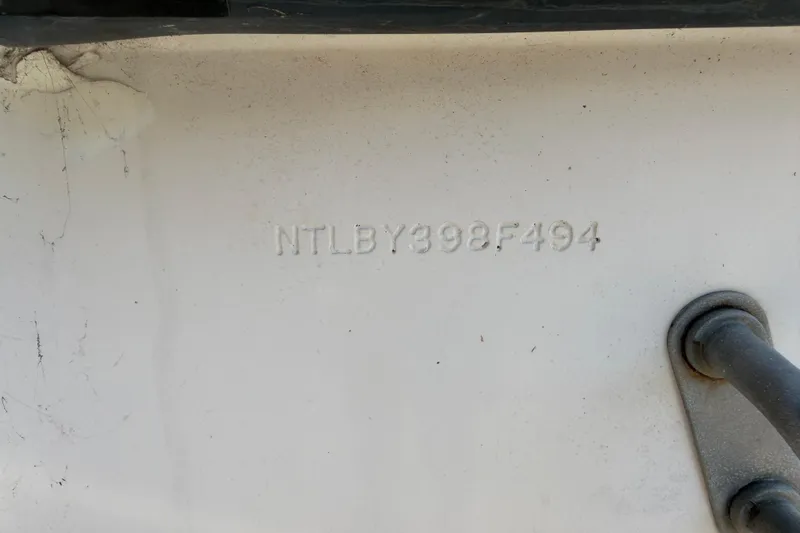 Slide: The Image of 1994 Grady-White Sailfish 272 hull identification number: NTLBY398F494. - 110