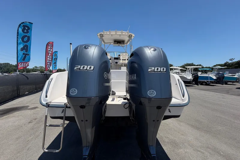 Slide: The Image of 1994 Grady-White Sailfish 272 with twin Yamaha 200 engines at a boat sale. - 4