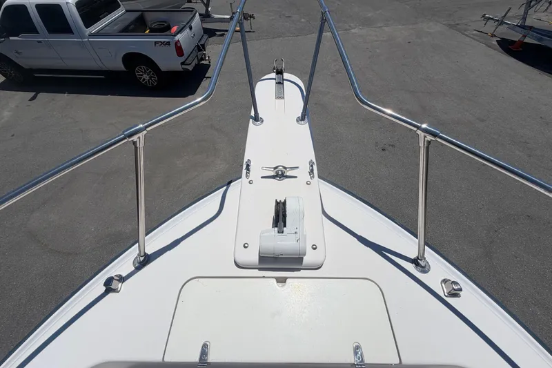 Slide: The Image of Bow view of 1994 Grady-White Sailfish 272 boat with railing and anchor system. - 86