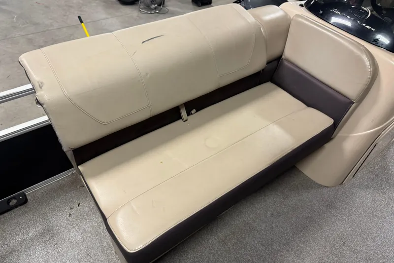 Slide: The Image of 2018 Sun Tracker Fishin' Barge 24 XP3 beige and brown boat seating. - 9