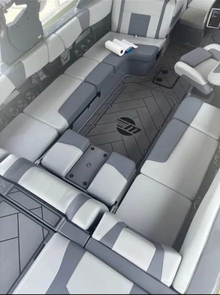 Slide: The Image of Malibu Wakesetter 23 LSV 2024 - 15
