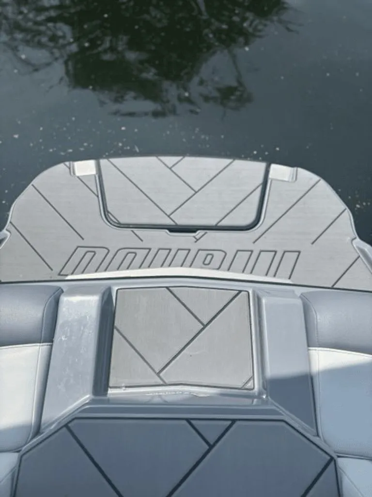 Slide: The Image of Malibu Wakesetter 23 LSV 2024 - 18