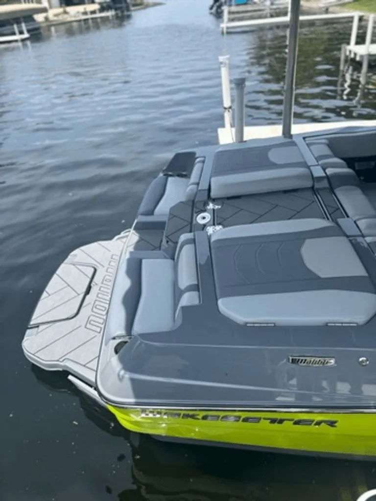Slide: The Image of Malibu Wakesetter 23 LSV 2024 - 19