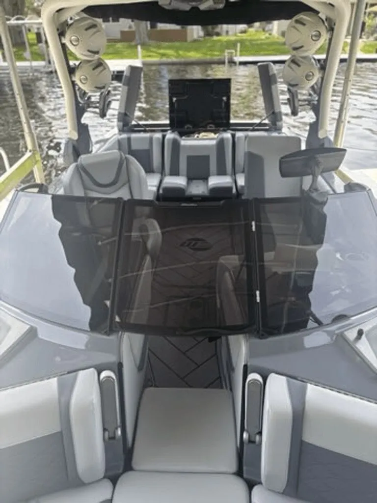 Slide: The Image of Malibu Wakesetter 23 LSV 2024 - 2