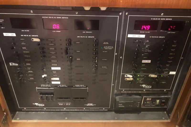 Slide: The Image of 1989 Viking 48 Convertible - 25
