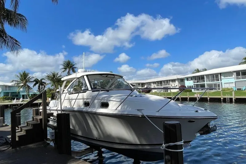 The Image of Pursuit OS 325 Offshore 2016 - undefined