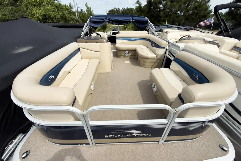 Slide: The Image of 2012 Bennington 22 SSL pontoon boat with spacious seating and elegant design. - 17