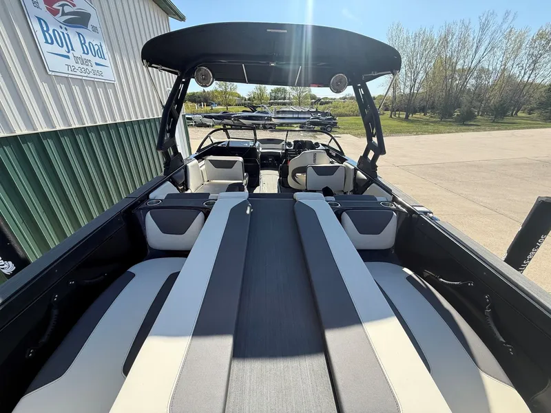 Slide: The Image of Interior view of 2023 Heyday WTSurf boat at Boji Boat Brokers. - 10