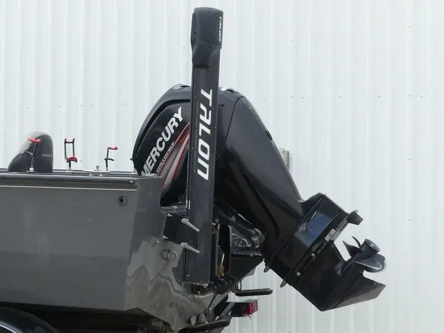 Slide: The Image of Tracker Targa V-18 WT 2016 - 4