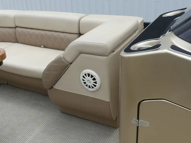 Slide: The Image of Massimo P-24 LIMITED 2023 - 22