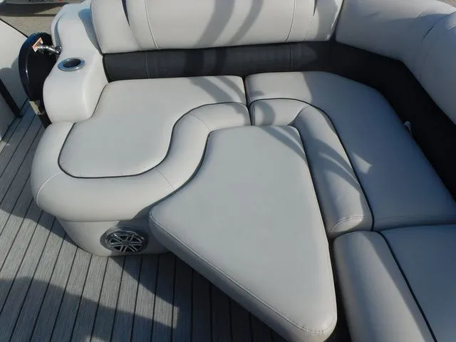 Slide: The Image of Luxurious seating in Avalon Ambassador Funship 27' 2020. - 11