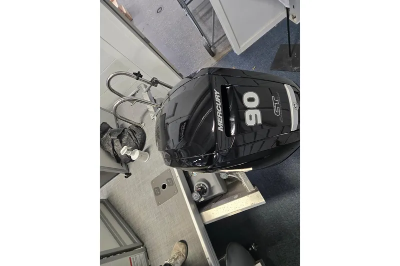Slide: The Image of Mercury 90 CT outboard motor on 2026 Princecraft Vectra 21 QL boat. - 10