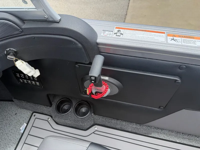 Slide: The Image of Interior view of a 2021 Crestliner 1750 Super Hawk boat. - 11