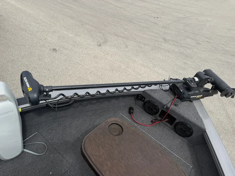 Slide: The Image of Minn Kota trolling motor on Crestliner 1750 Super Hawk 2021 boat. - 16