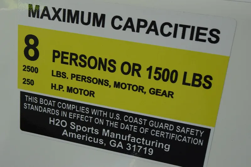 Slide: The Image of Clearwater 2200 Center Console 2021 boat capacity label: 8 persons or 1500 lbs, 250 HP motor. - 19