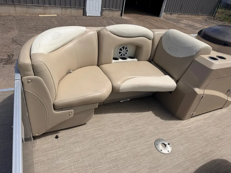 Slide: The Image of Sylvan Mirage 8524 LE boat seating with speaker, 2016 model. - 11