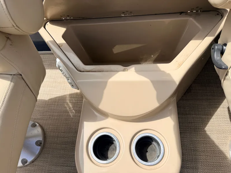 Slide: The Image of Interior of Sylvan Mirage 8524 LE with cup holders, 2016 model. - 19