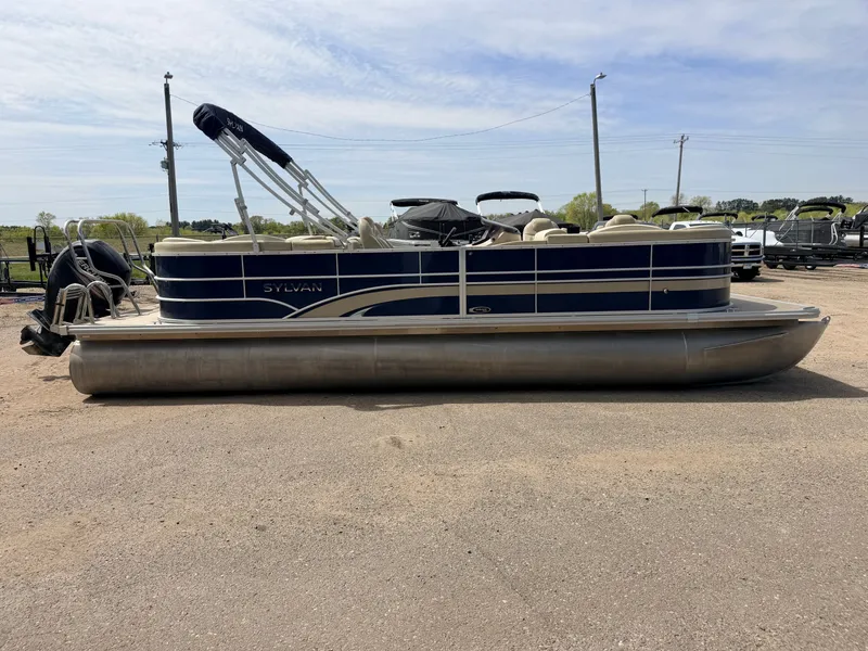 Slide: The Image of 2016 Sylvan Mirage 8524 LE pontoon boat with 150HP Mercury 4Stroke. - 28
